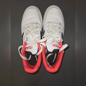 ADIDAS BIG KIDS SIZE 7 "Hoops" Sneaker